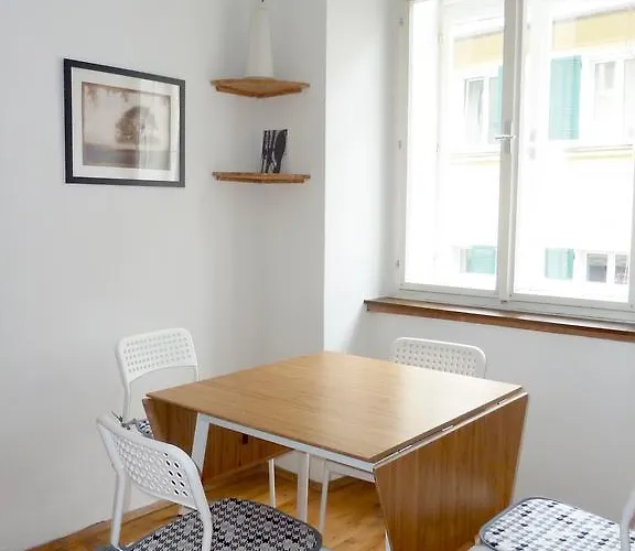 Jakominiplatz * غراتس